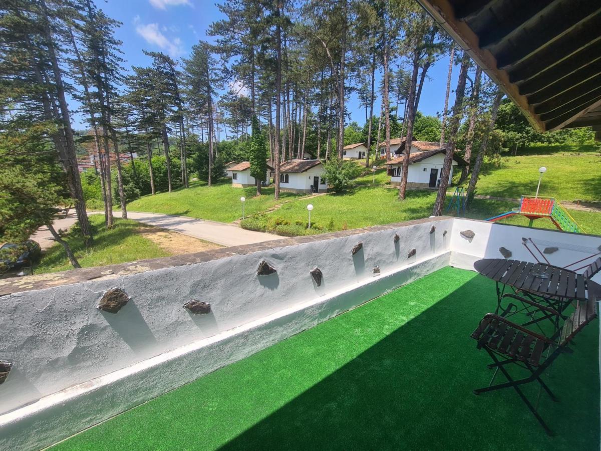 Complex Brashlyan Hotel Tryavna Exterior photo