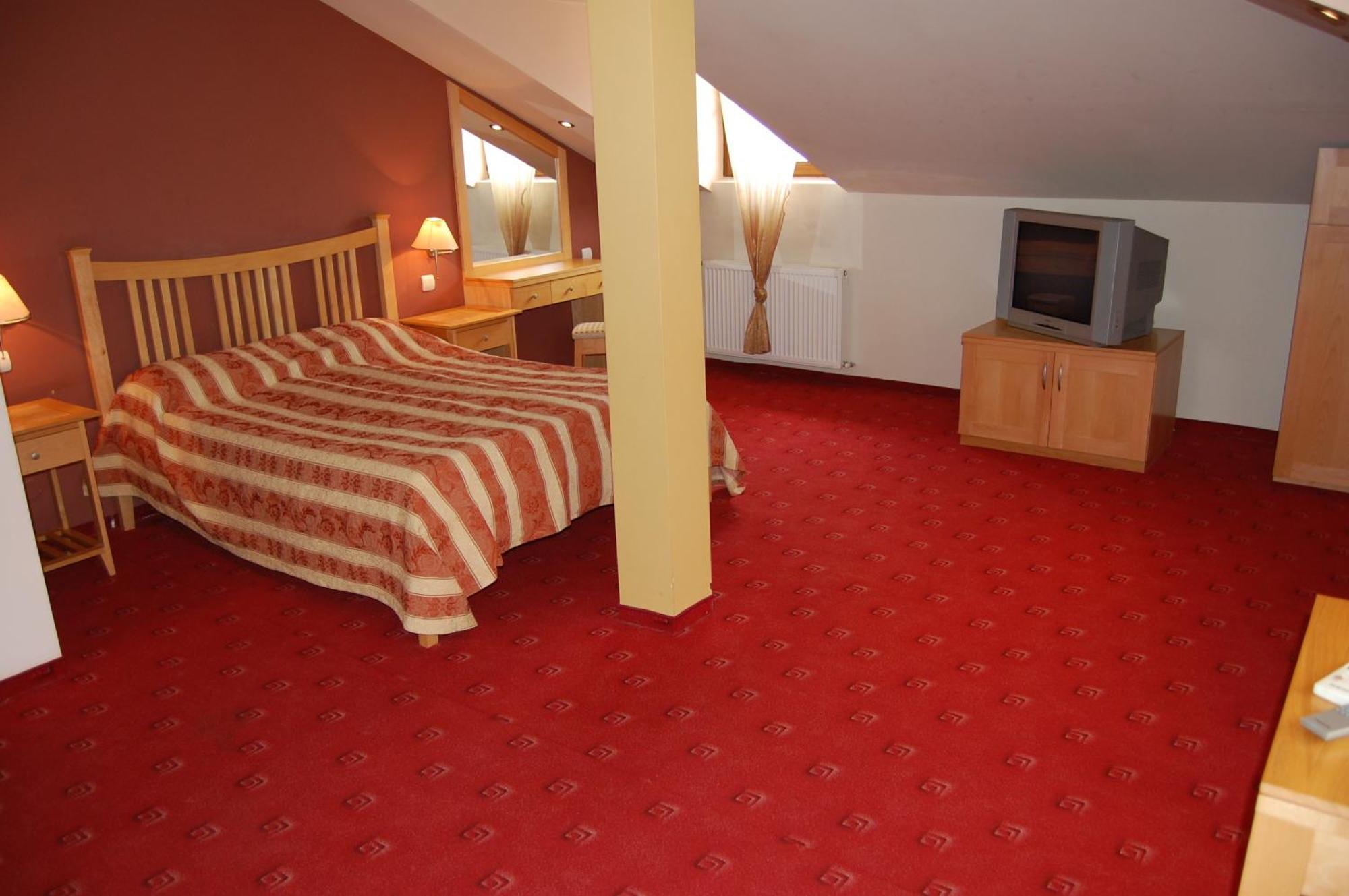Complex Brashlyan Hotel Tryavna Exterior photo