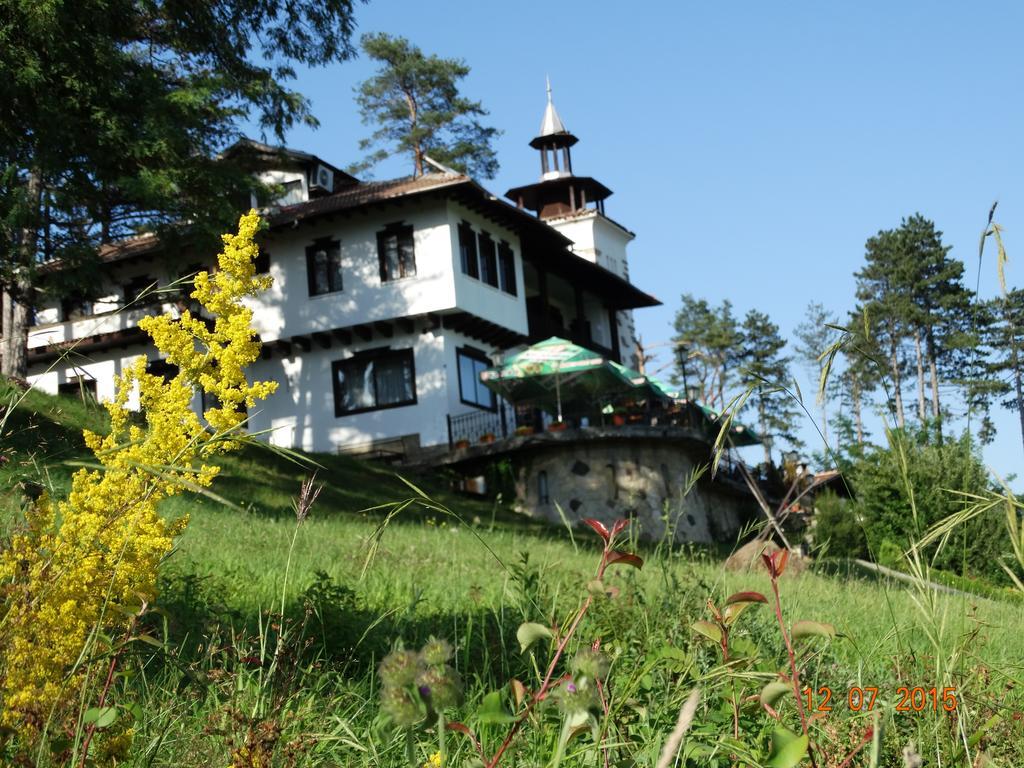 Complex Brashlyan Hotel Tryavna Exterior photo