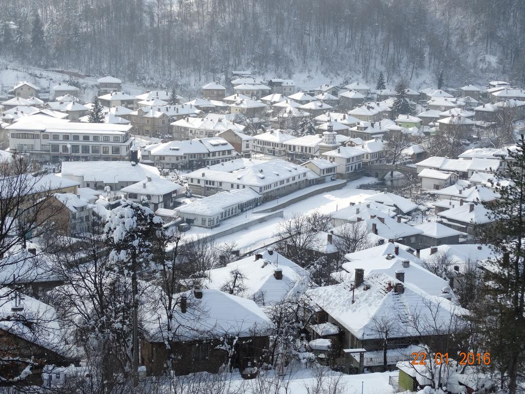 Complex Brashlyan Hotel Tryavna Exterior photo