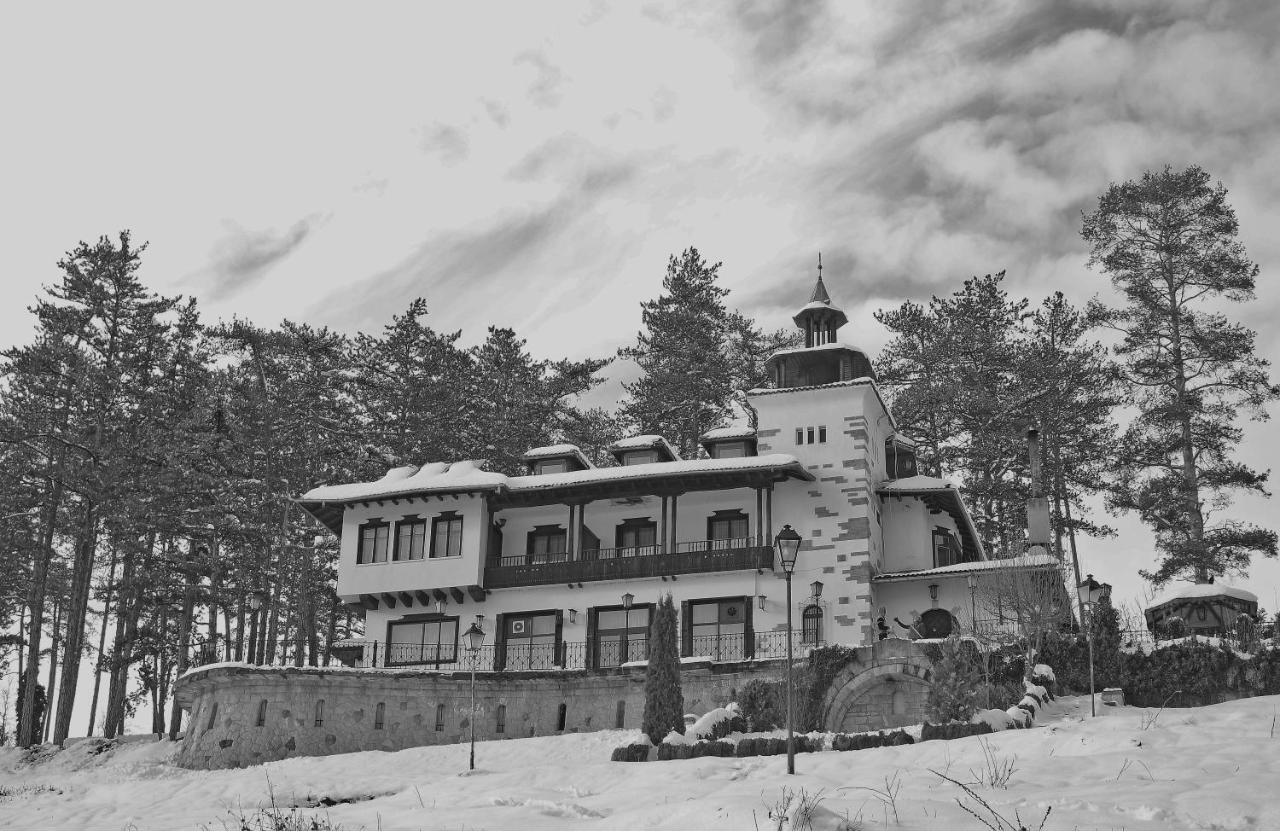 Complex Brashlyan Hotel Tryavna Exterior photo